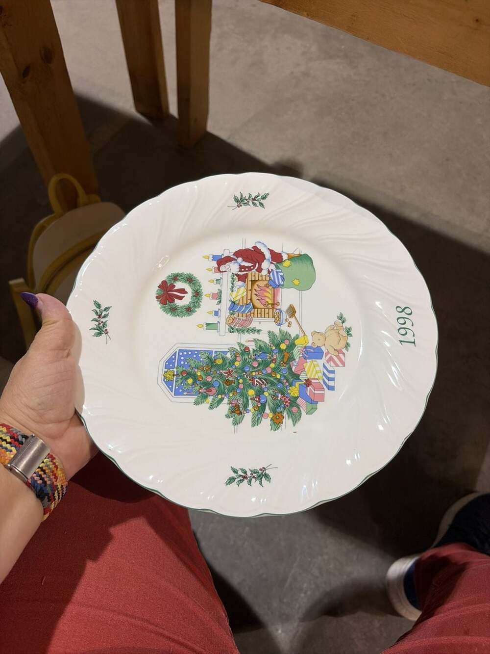 Nikko Happy Holidays 1998 Sixth Edition Collector Plate
